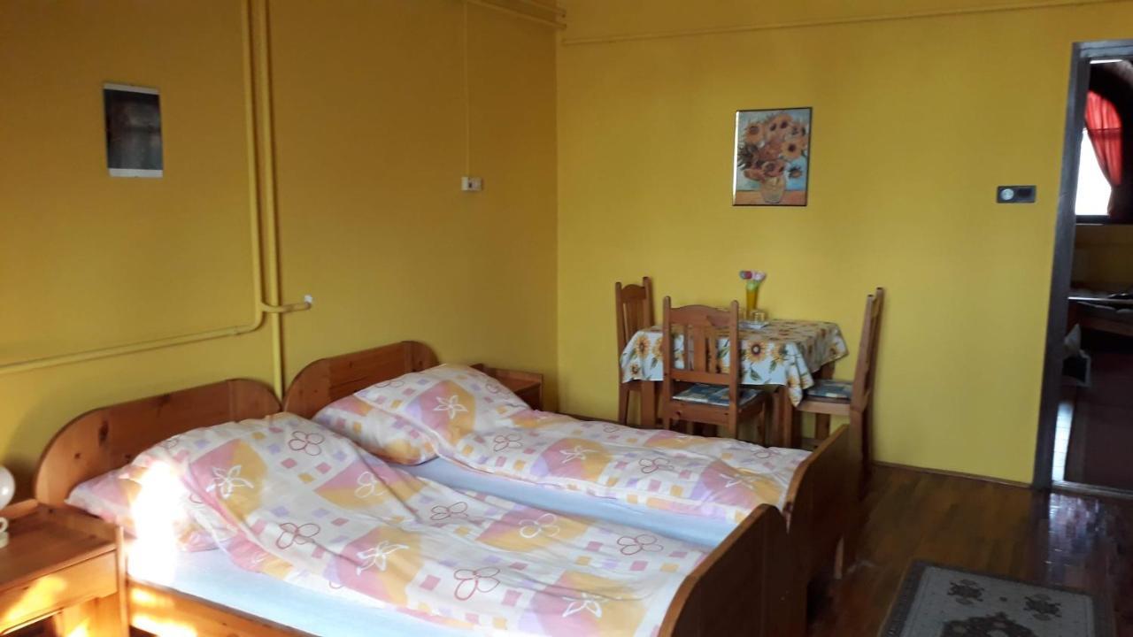 Centrum Apartman Otel Hajdúszoboszló Dış mekan fotoğraf