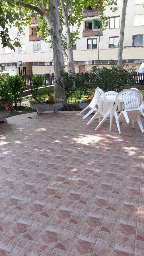 Centrum Apartman Otel Hajdúszoboszló Dış mekan fotoğraf